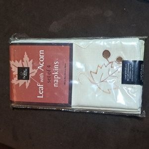 Leaf with Acorn Set of 4 Napkins